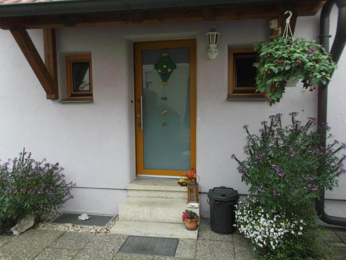 Pension/Fewo E. Tschernach Treuchtlingen Exterior foto